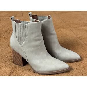 American Eagle Gray Faux Suede Block Heel Ankle Boots Size 8M
